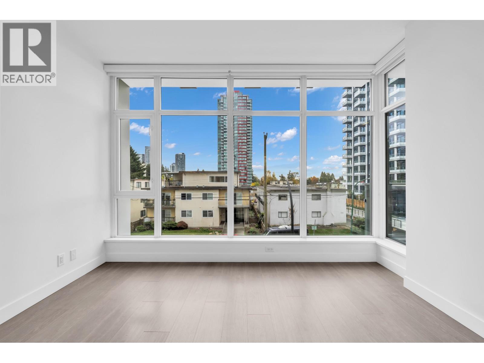 305 6511 Sussex Avenue Property Photo 8