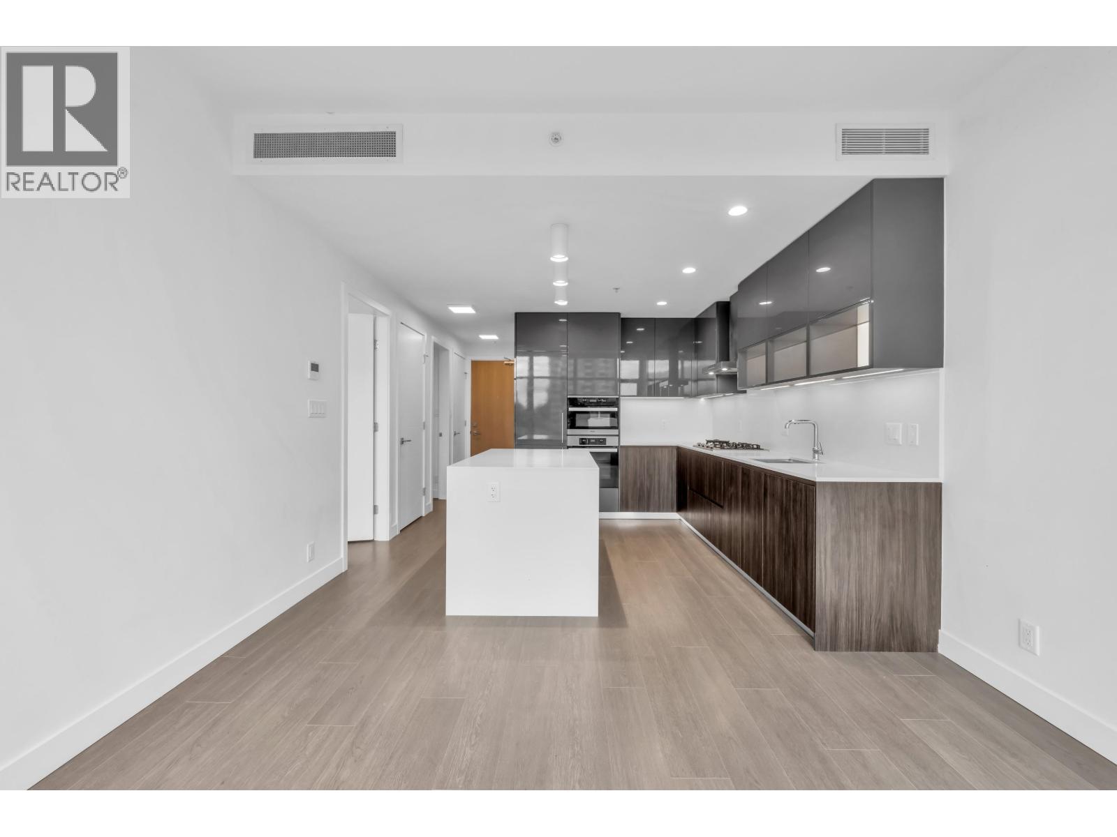 305 6511 Sussex Avenue Property Photo 13