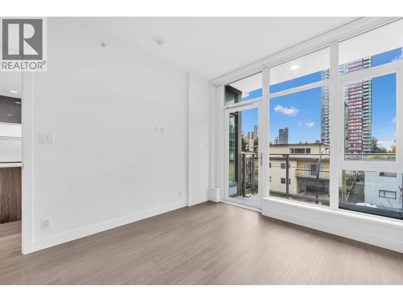 305 6511 Sussex Avenue Property Photo 17