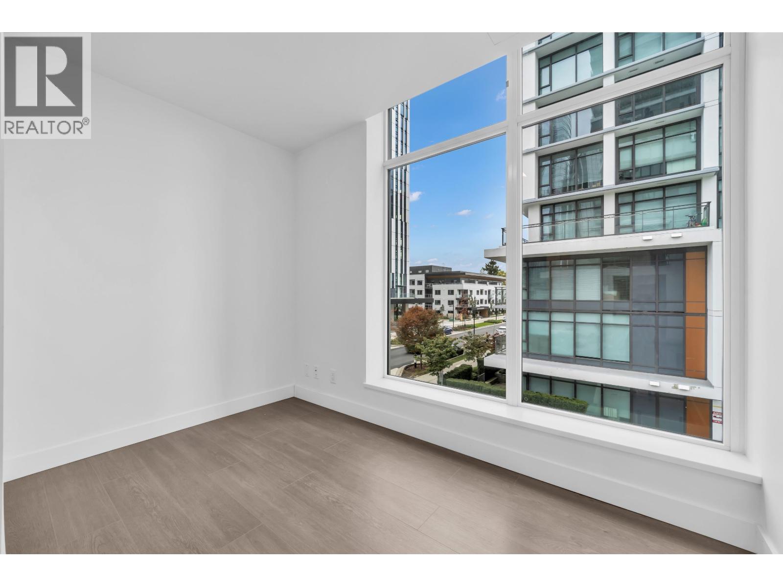 305 6511 Sussex Avenue Property Photo 18