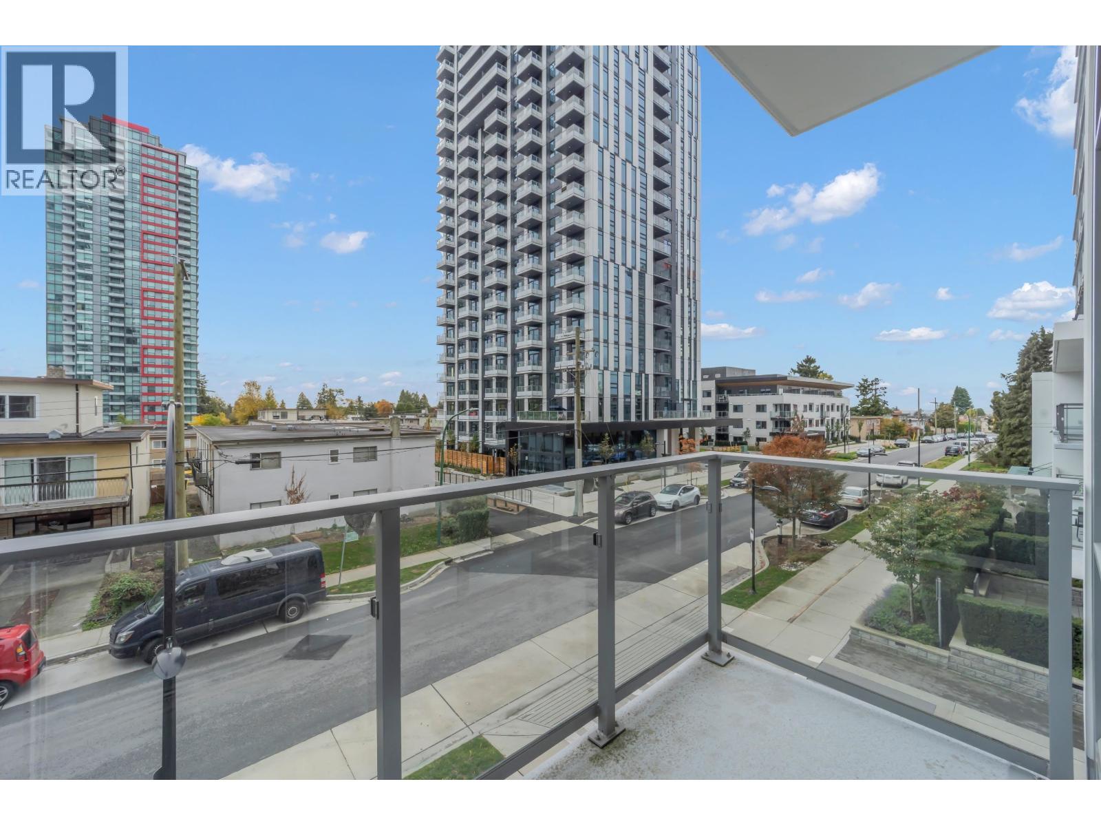 305 6511 Sussex Avenue Property Photo 31