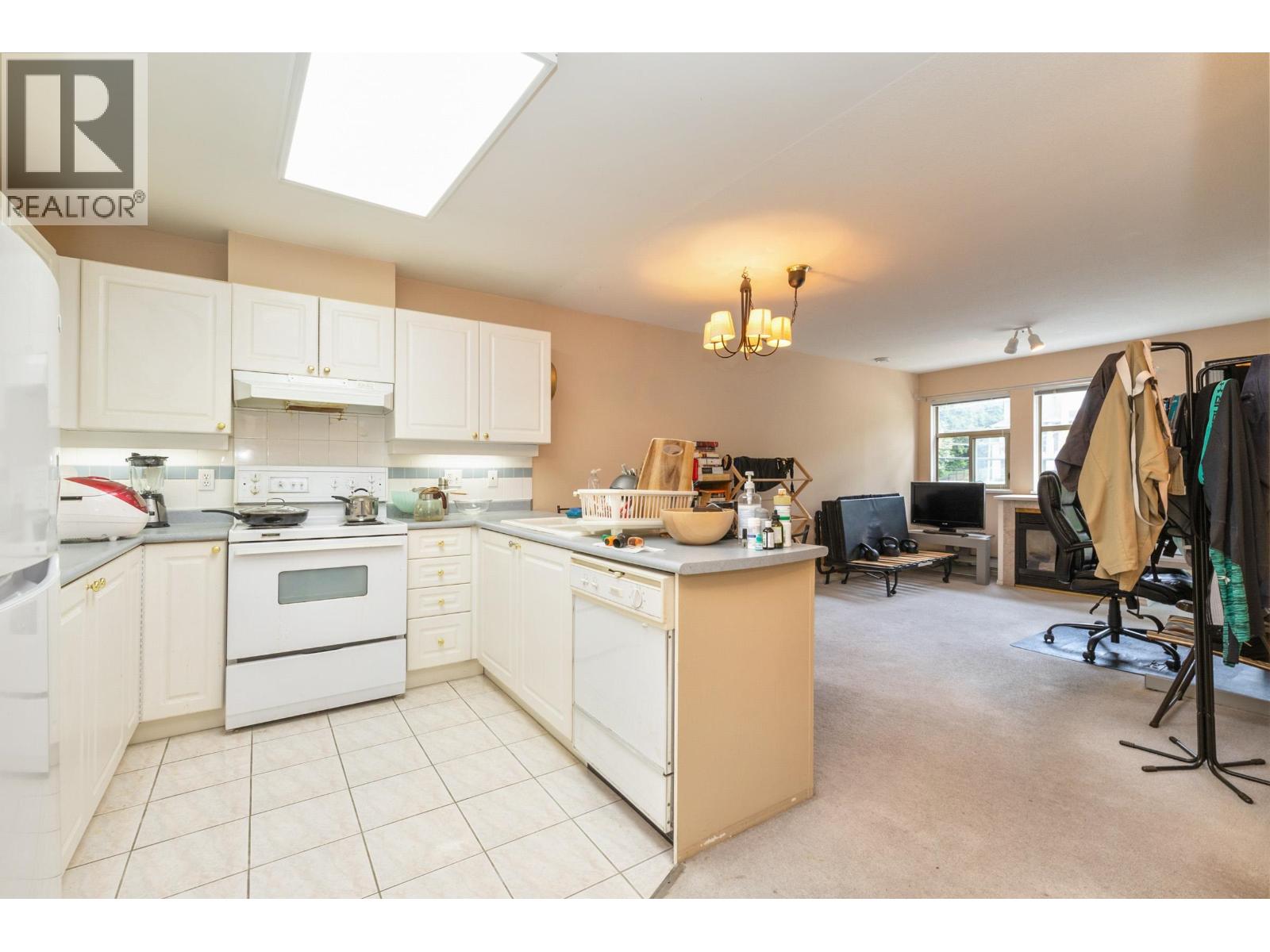 414 1591 Booth Avenue Property Photo 12