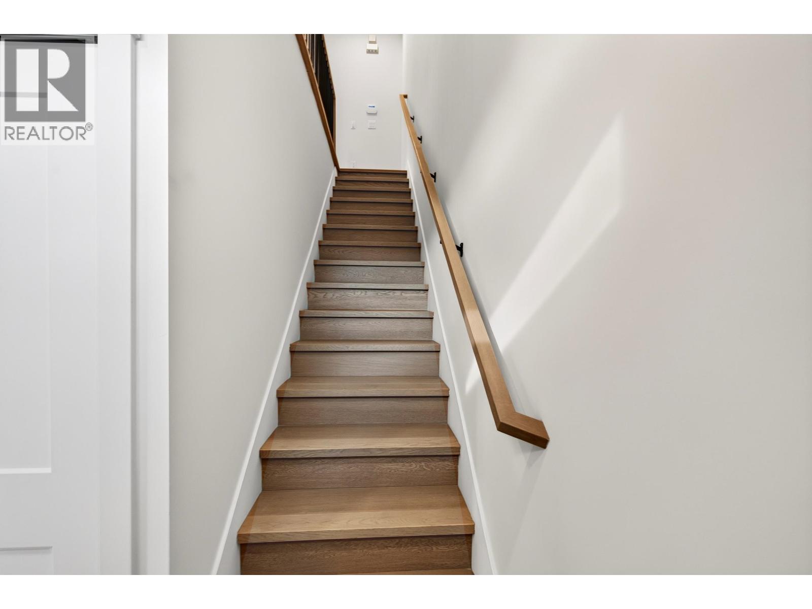 9 8299 Williams Road Property Photo 15
