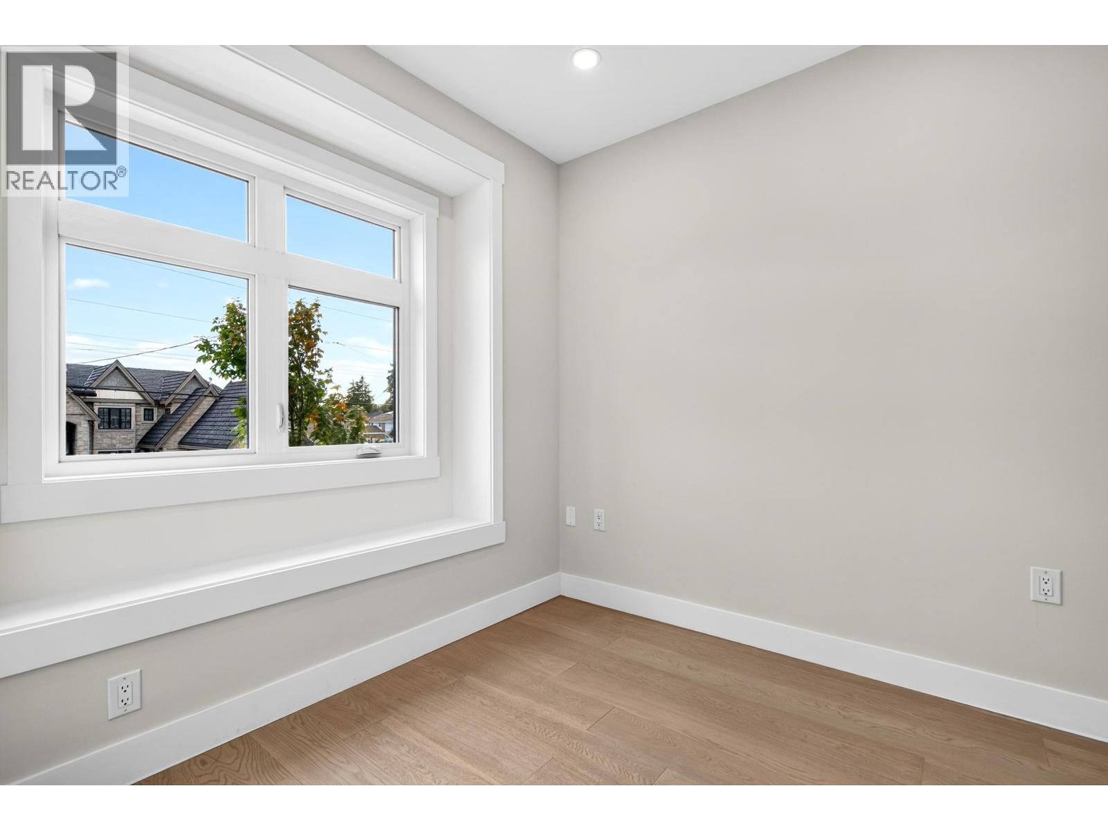 9 8299 Williams Road Property Photo 18