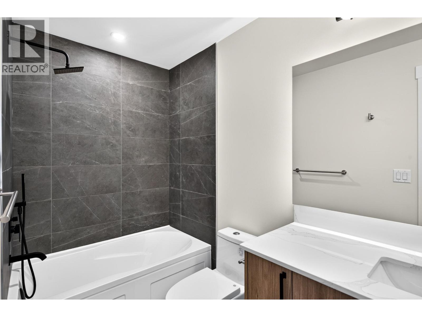 9 8299 Williams Road Property Photo 21