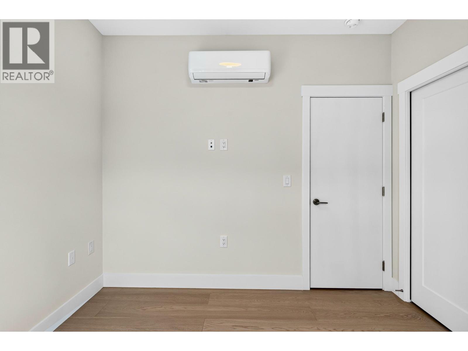9 8299 Williams Road Property Photo 25