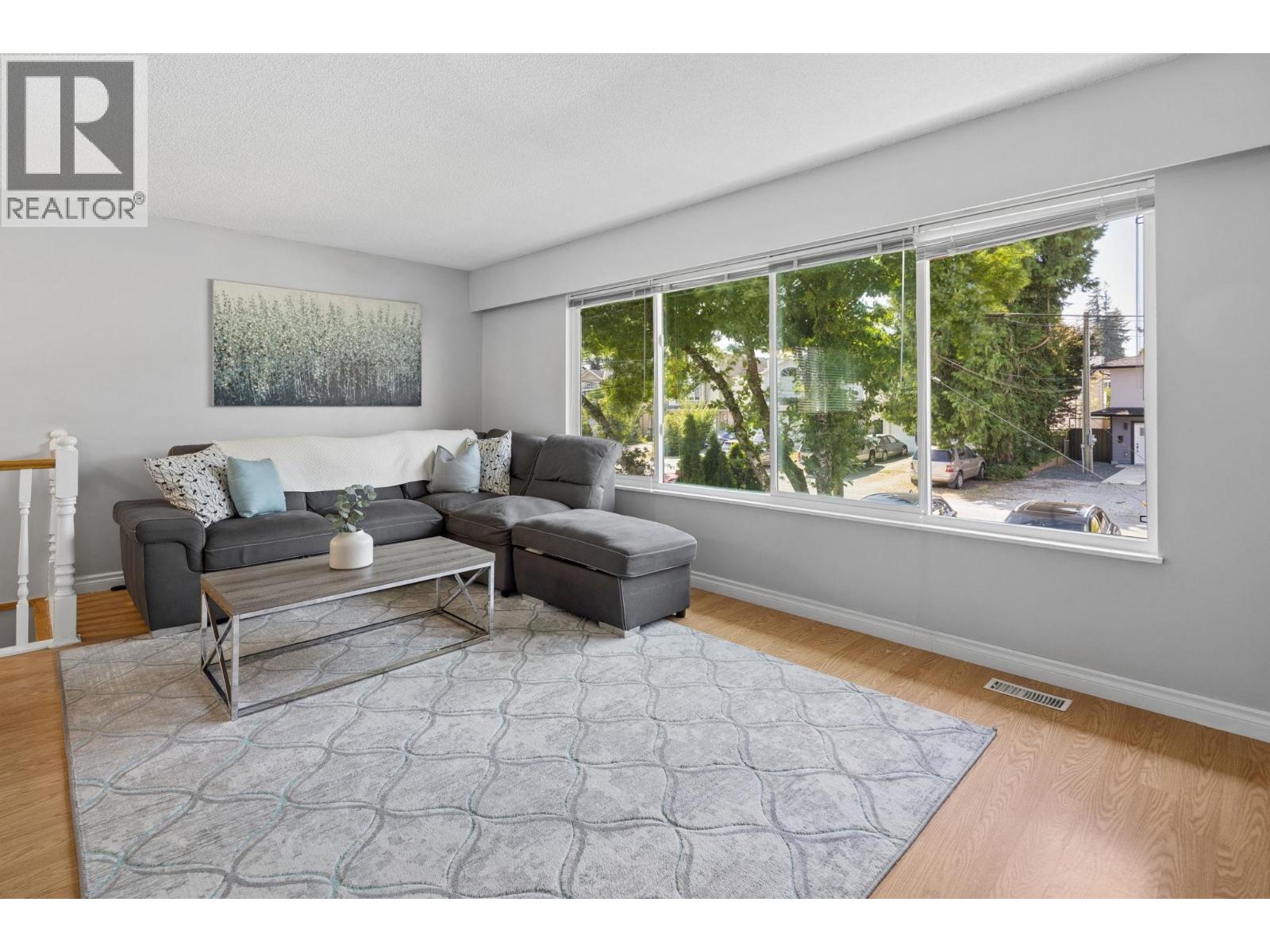3464 Vincent Street Property Photo 5