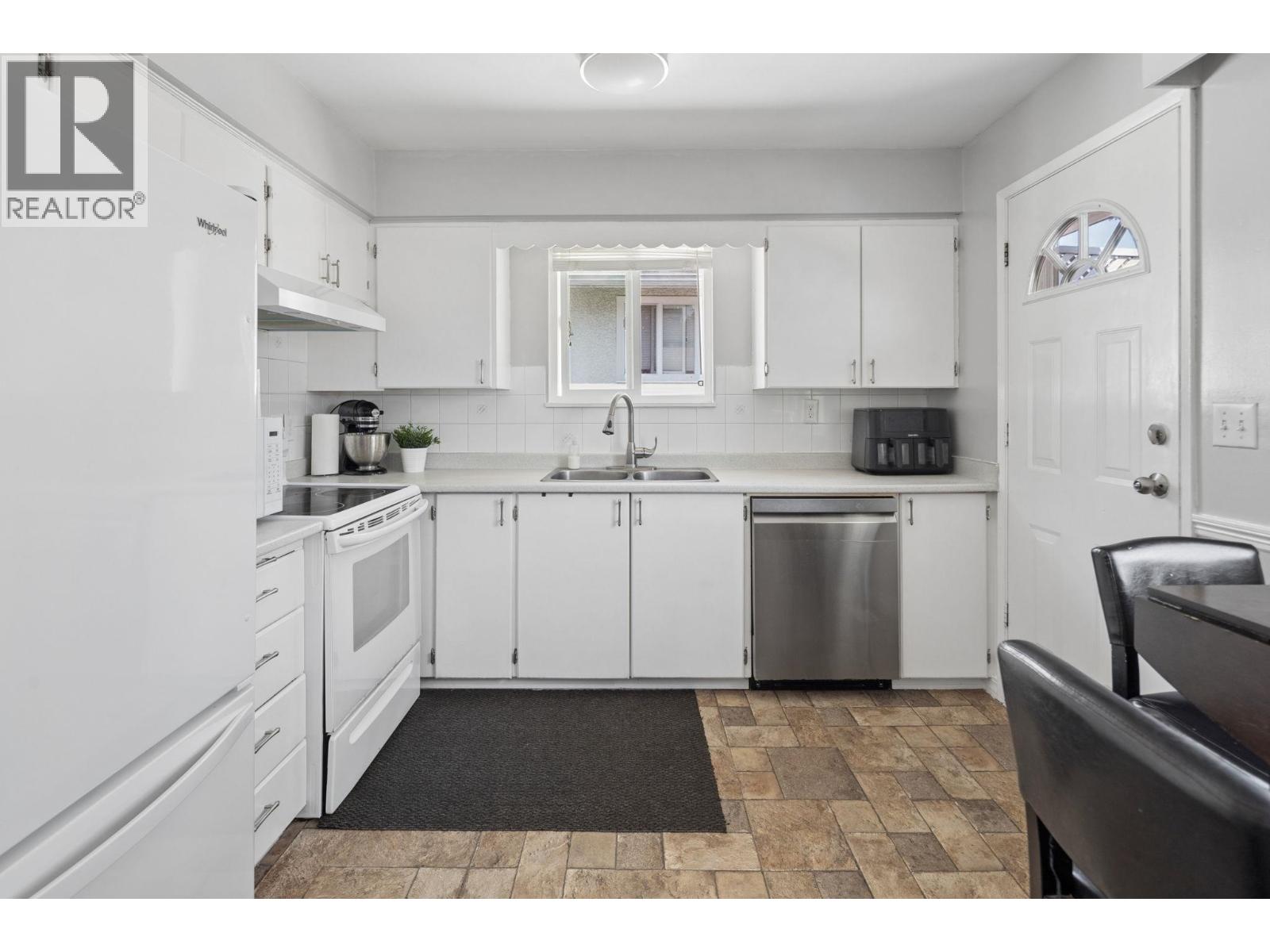 3464 Vincent Street Property Photo 11