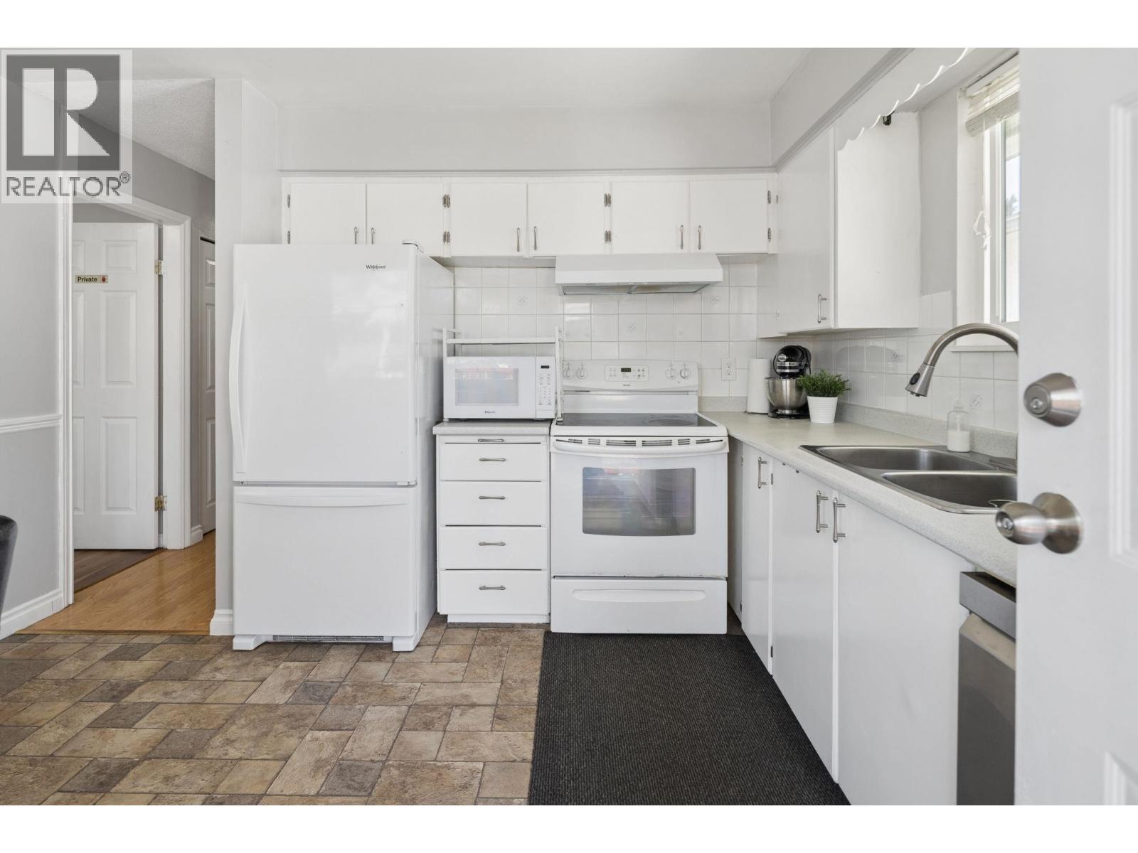 3464 Vincent Street Property Photo 13