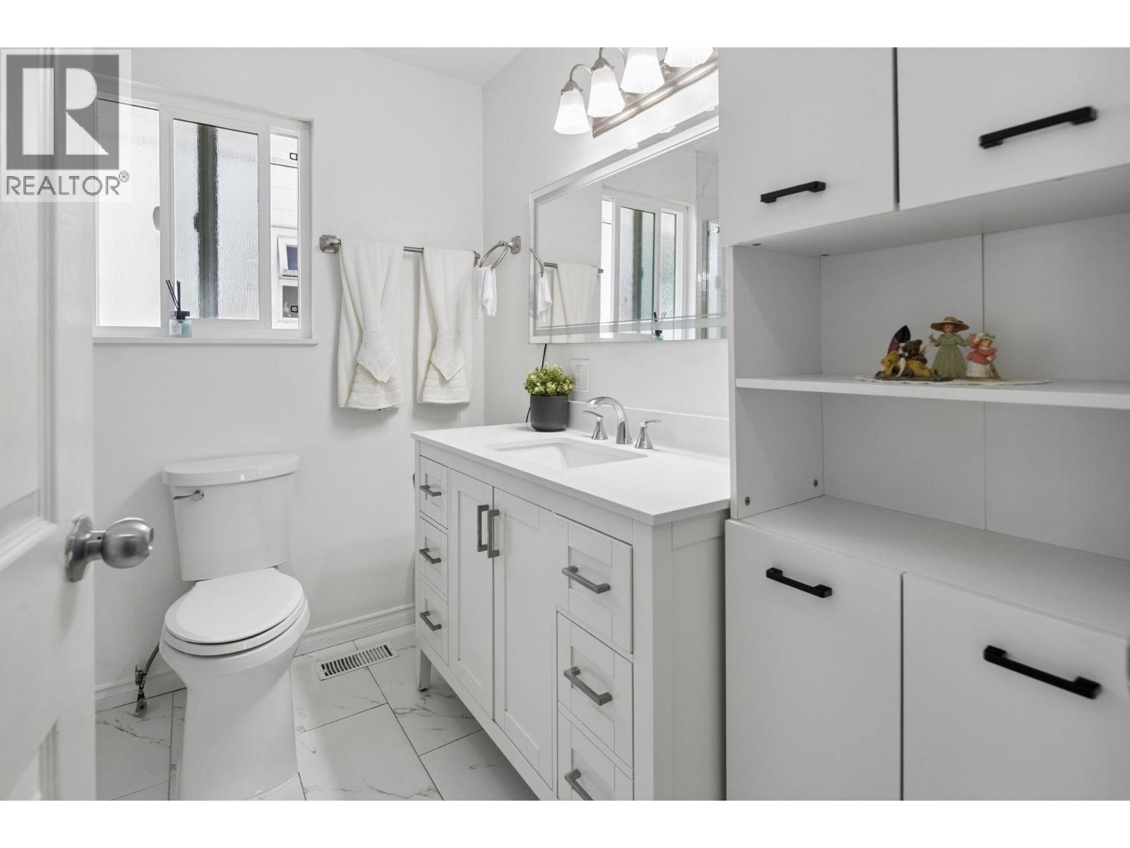 3464 Vincent Street Property Photo 17