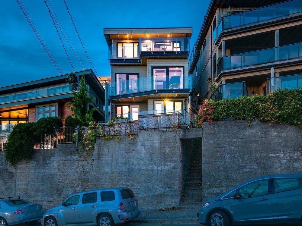15061 Victoria Avenue Property Photo 1