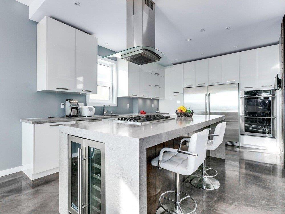 15061 Victoria Avenue Property Photo 4