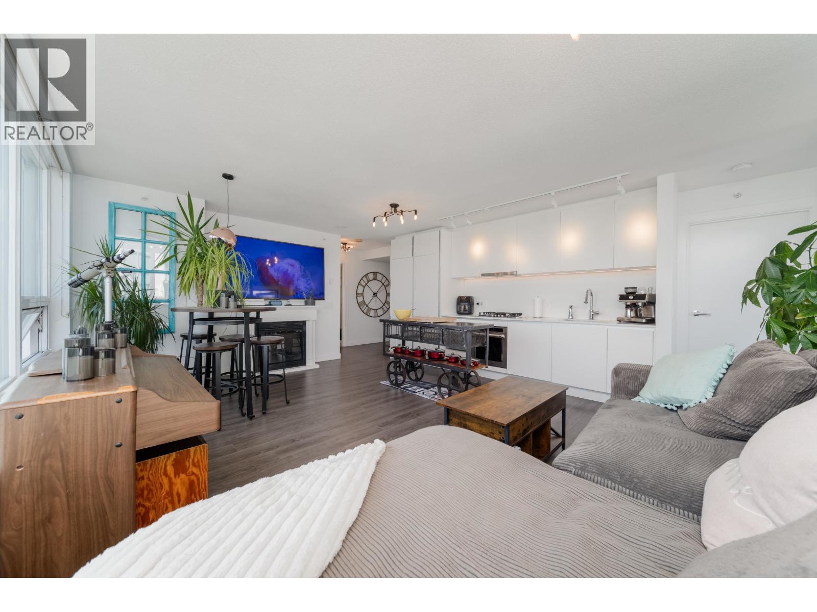 1709 988 Quayside Drive Property Photo 13