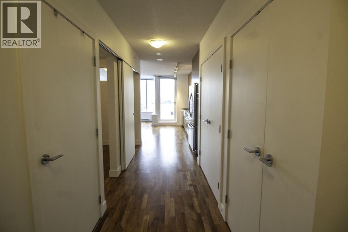 803 250 E 6 Avenue Property Photo 2