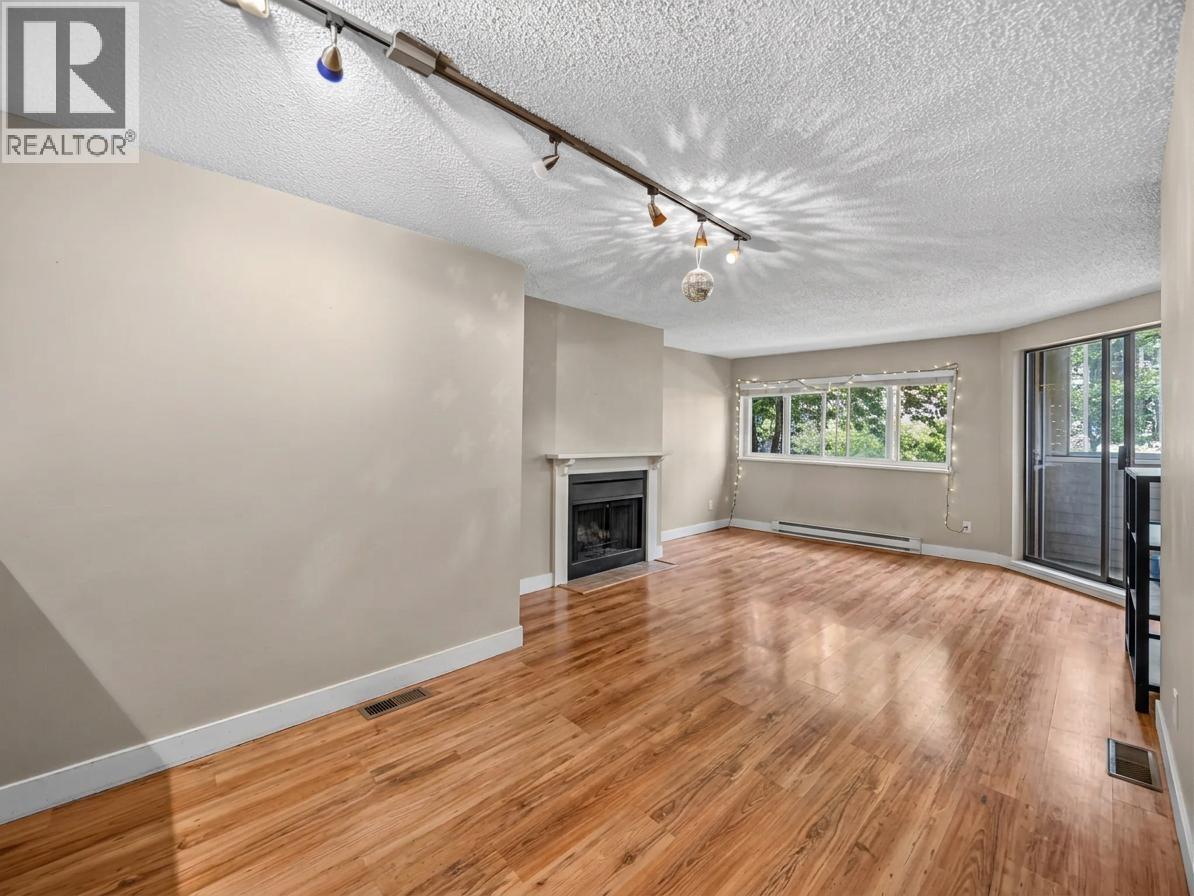 202 936 Bute Street Property Photo 2
