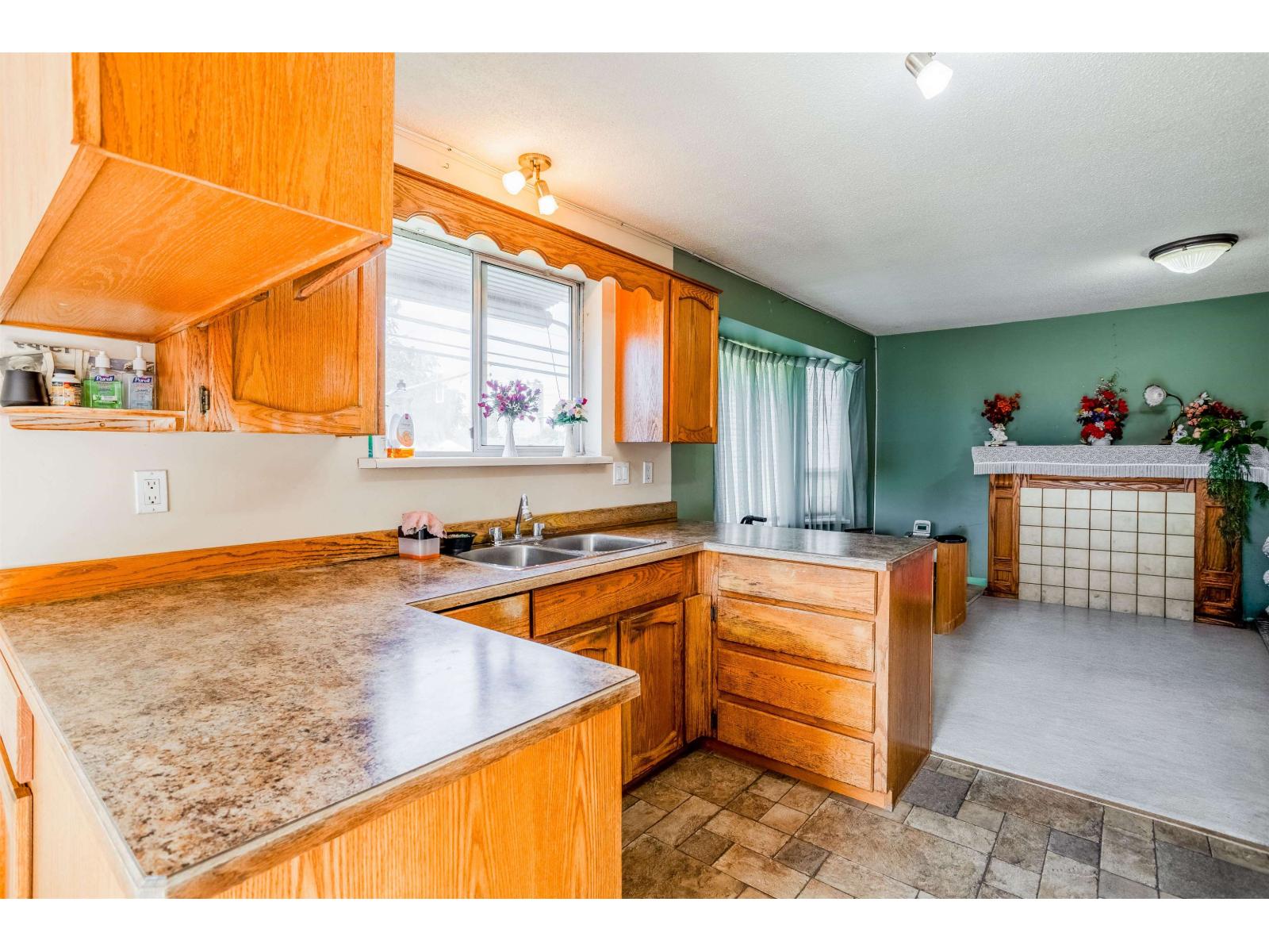 2 2456 Ware Street Property Photo 8