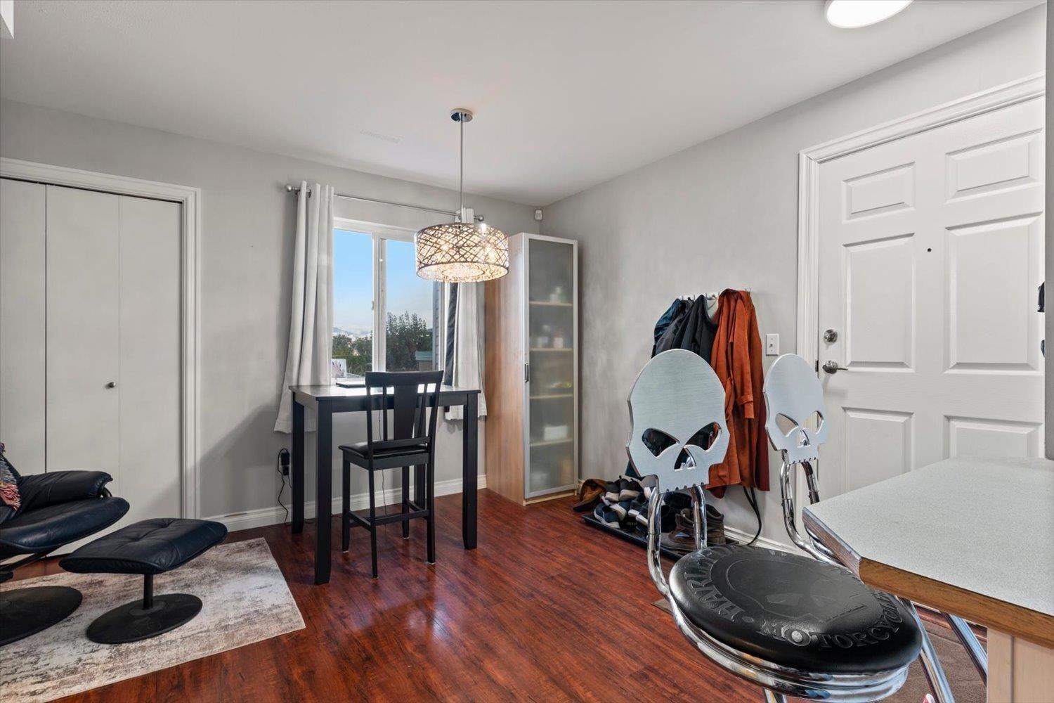 7715 Property Photo 7