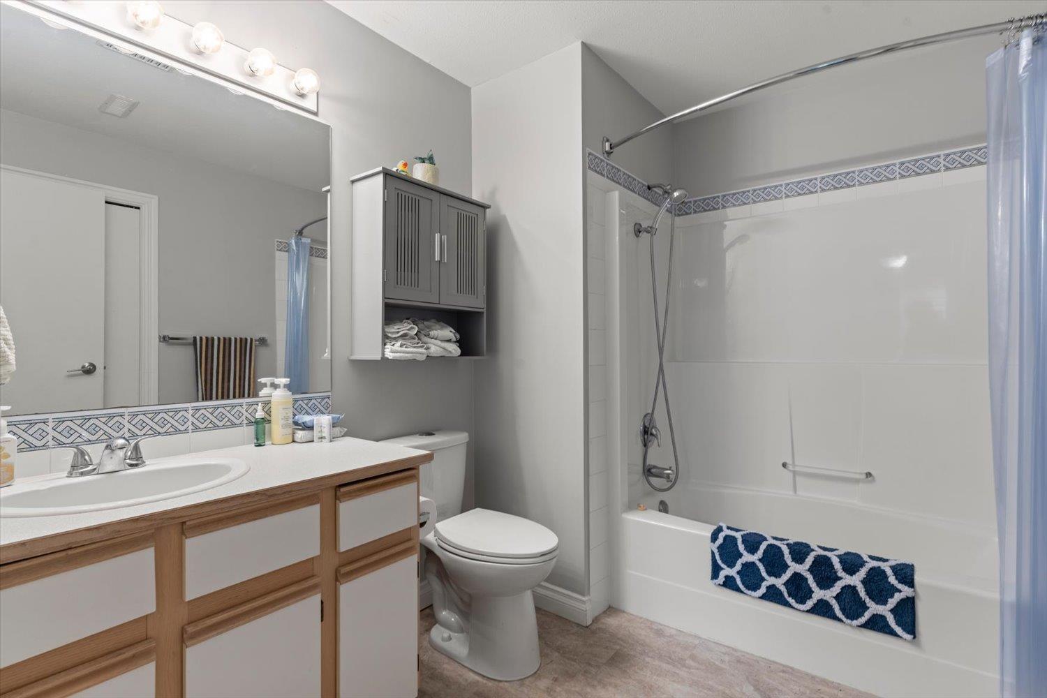 7715 Property Photo 8