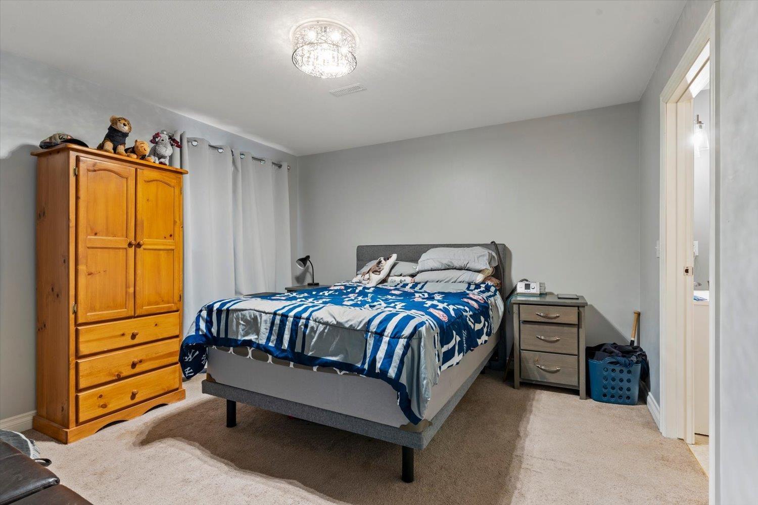 7715 Property Photo 10