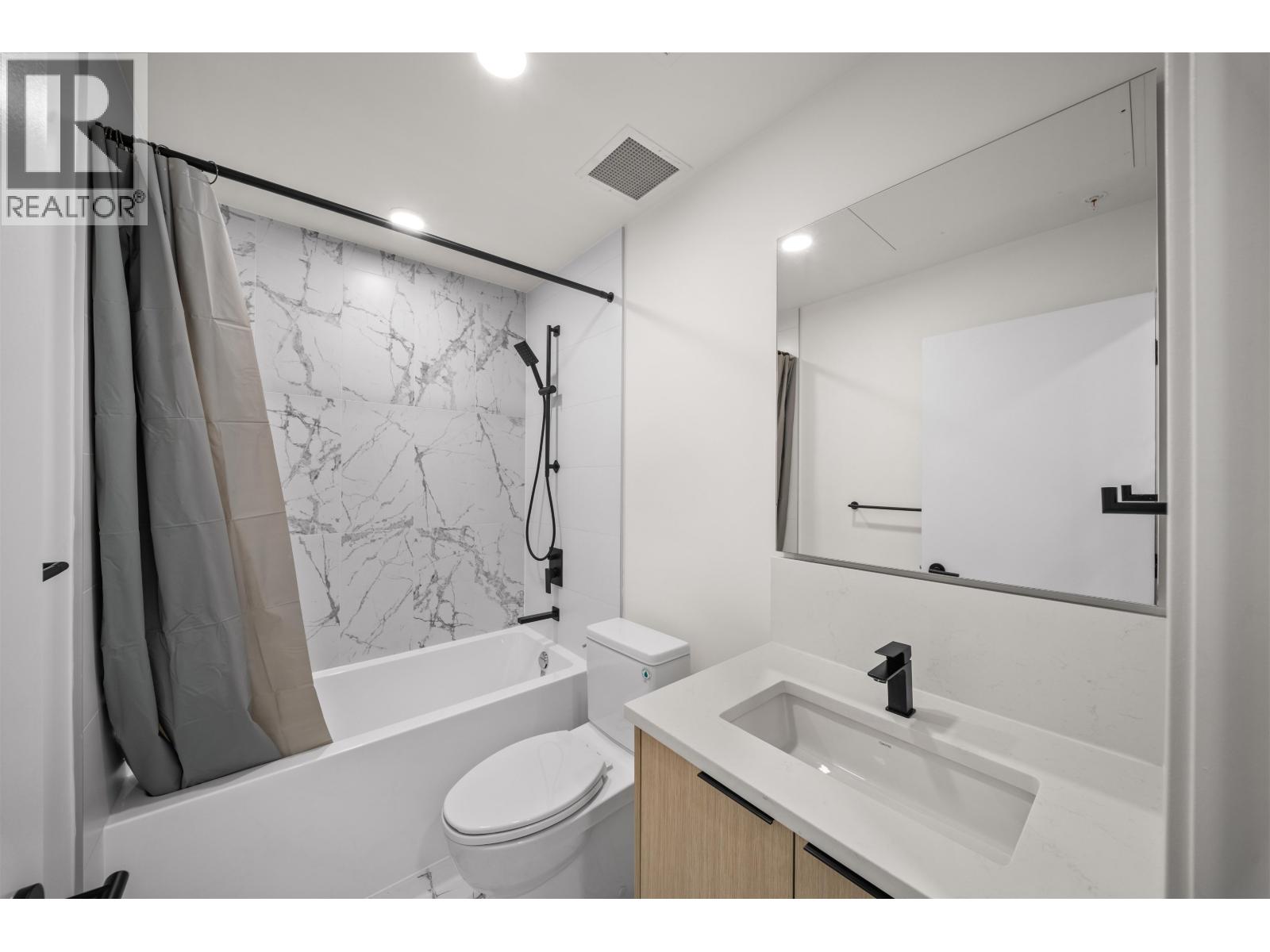 503 422 E 3rd Street Property Photo 10