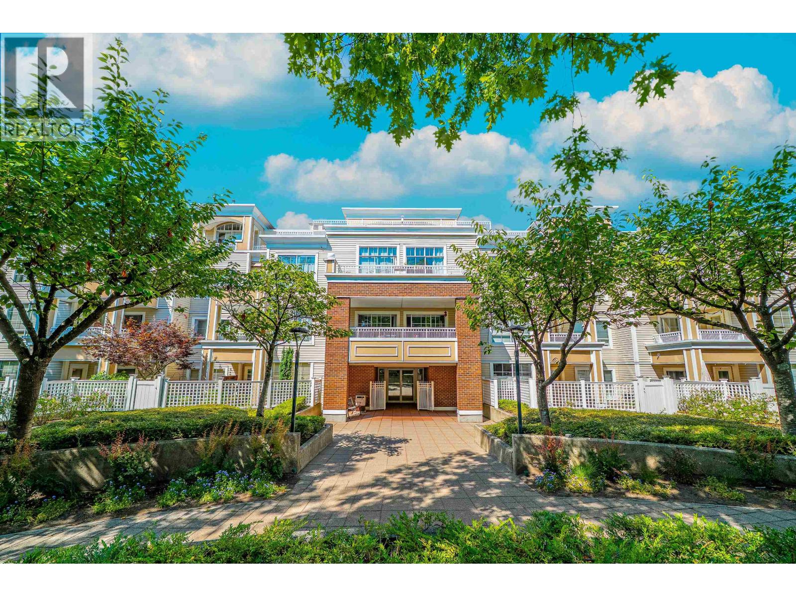 211 7117 Antrim Avenue Property Photo 1