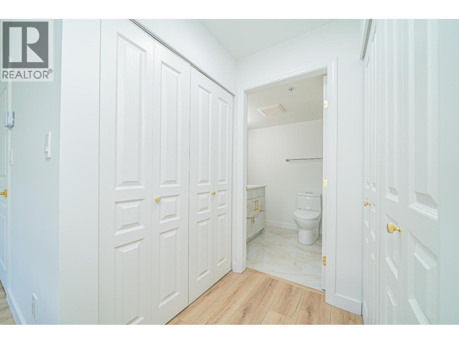 211 7117 Antrim Avenue Property Photo 7
