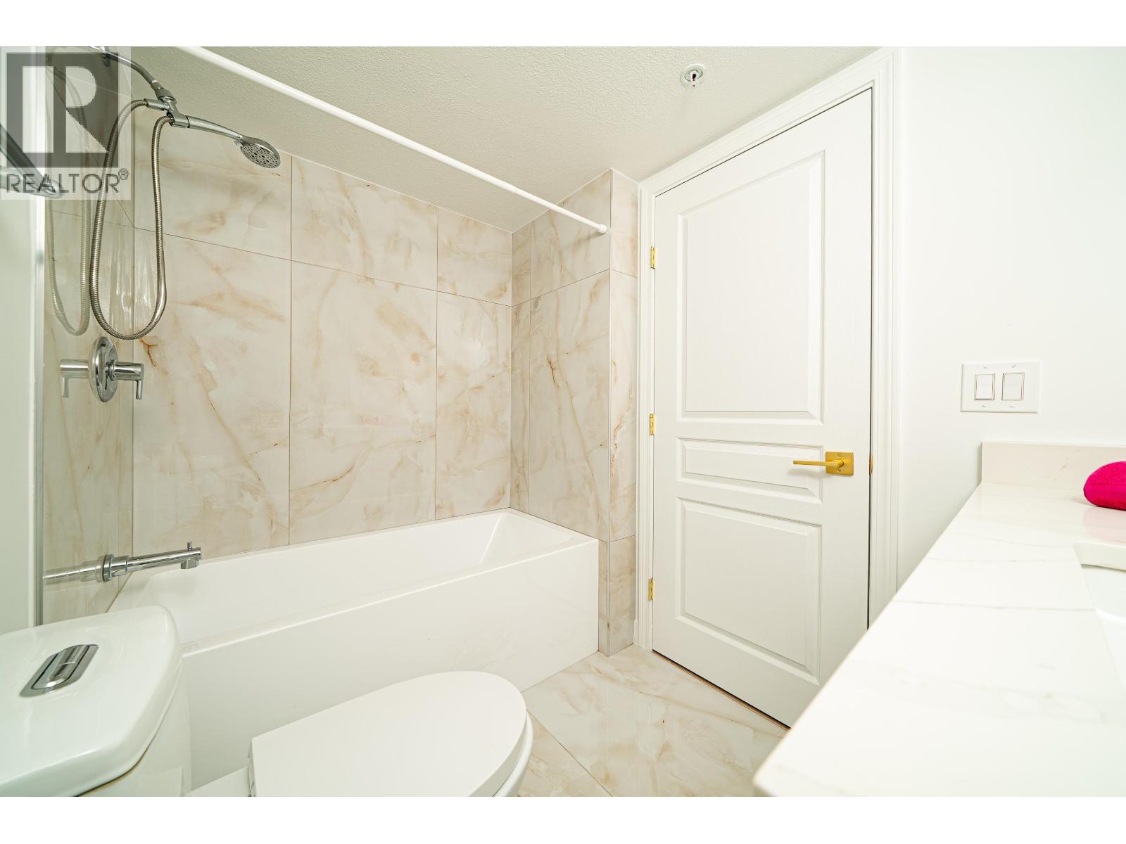 211 7117 Antrim Avenue Property Photo 9