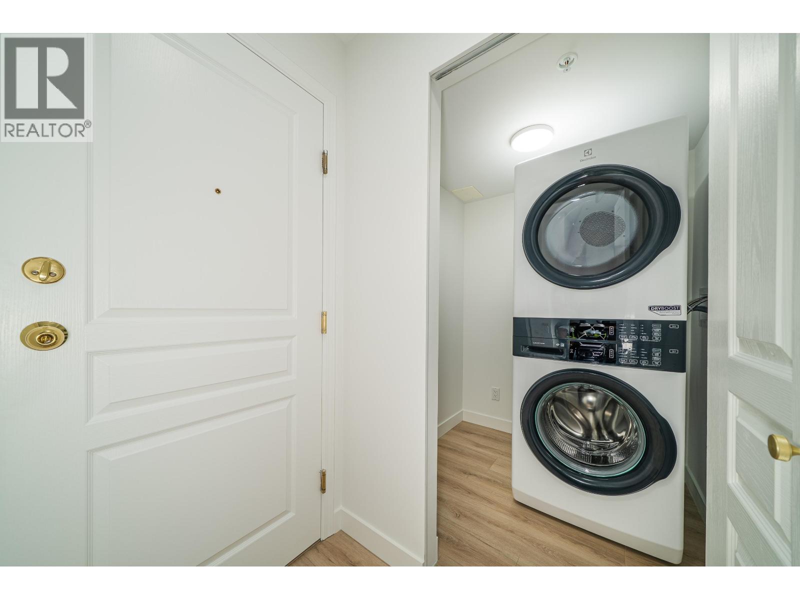 211 7117 Antrim Avenue Property Photo 21