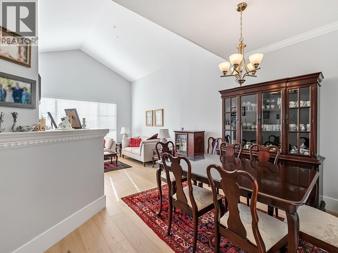405 2985 Princess Crescent Property Photo 5