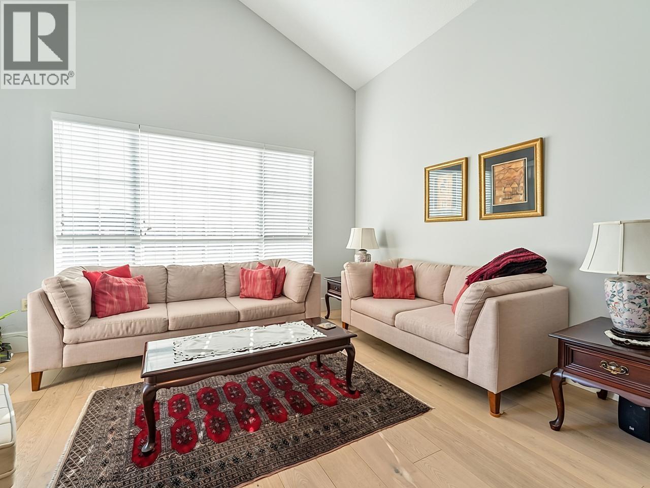 405 2985 Princess Crescent Property Photo 8