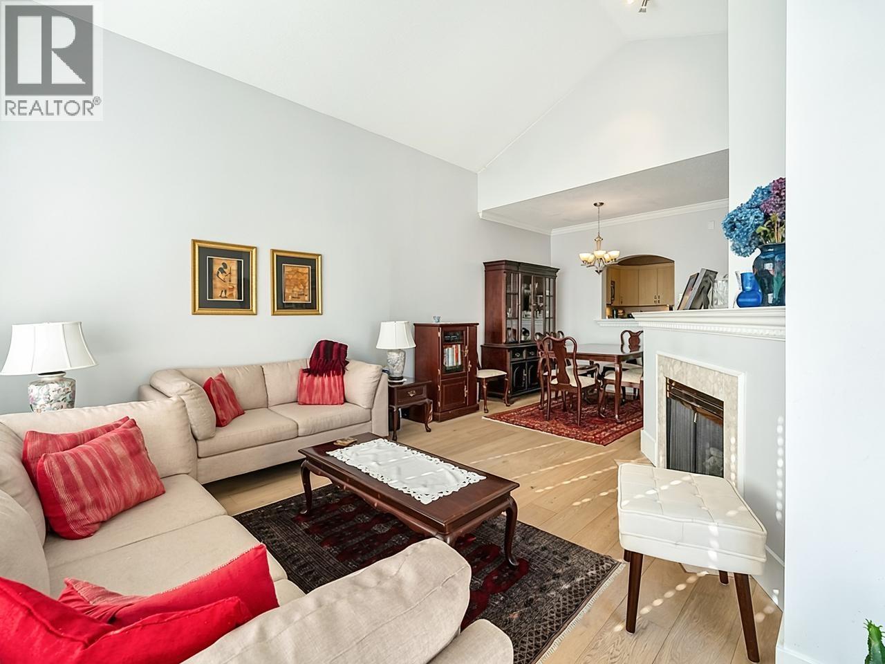 405 2985 Princess Crescent Property Photo 9