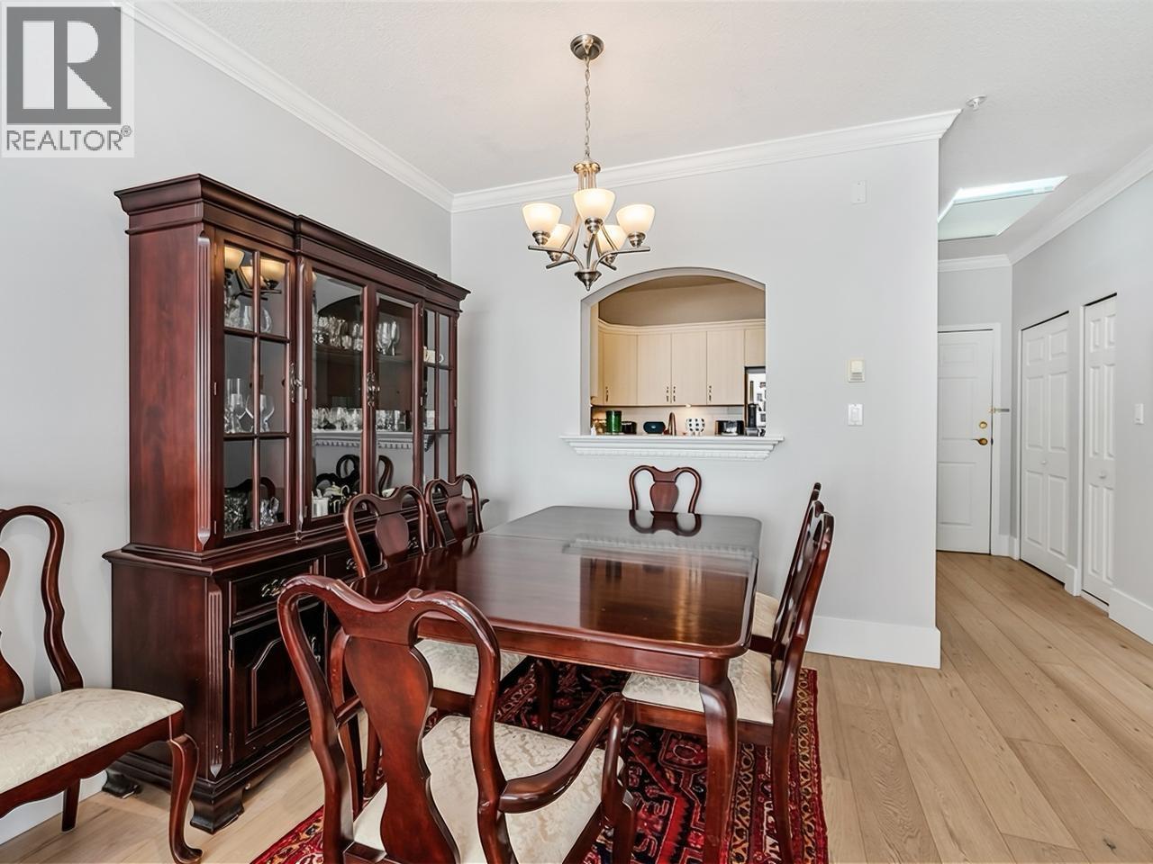 405 2985 Princess Crescent Property Photo 10