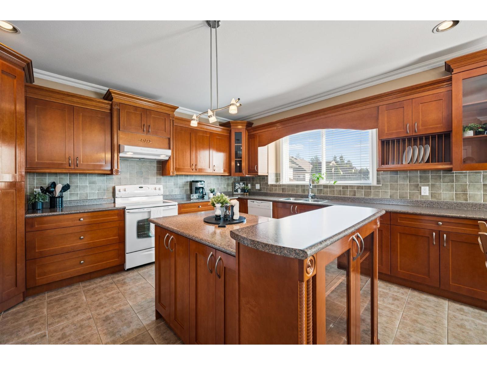 6926 150 Street Property Photo 10