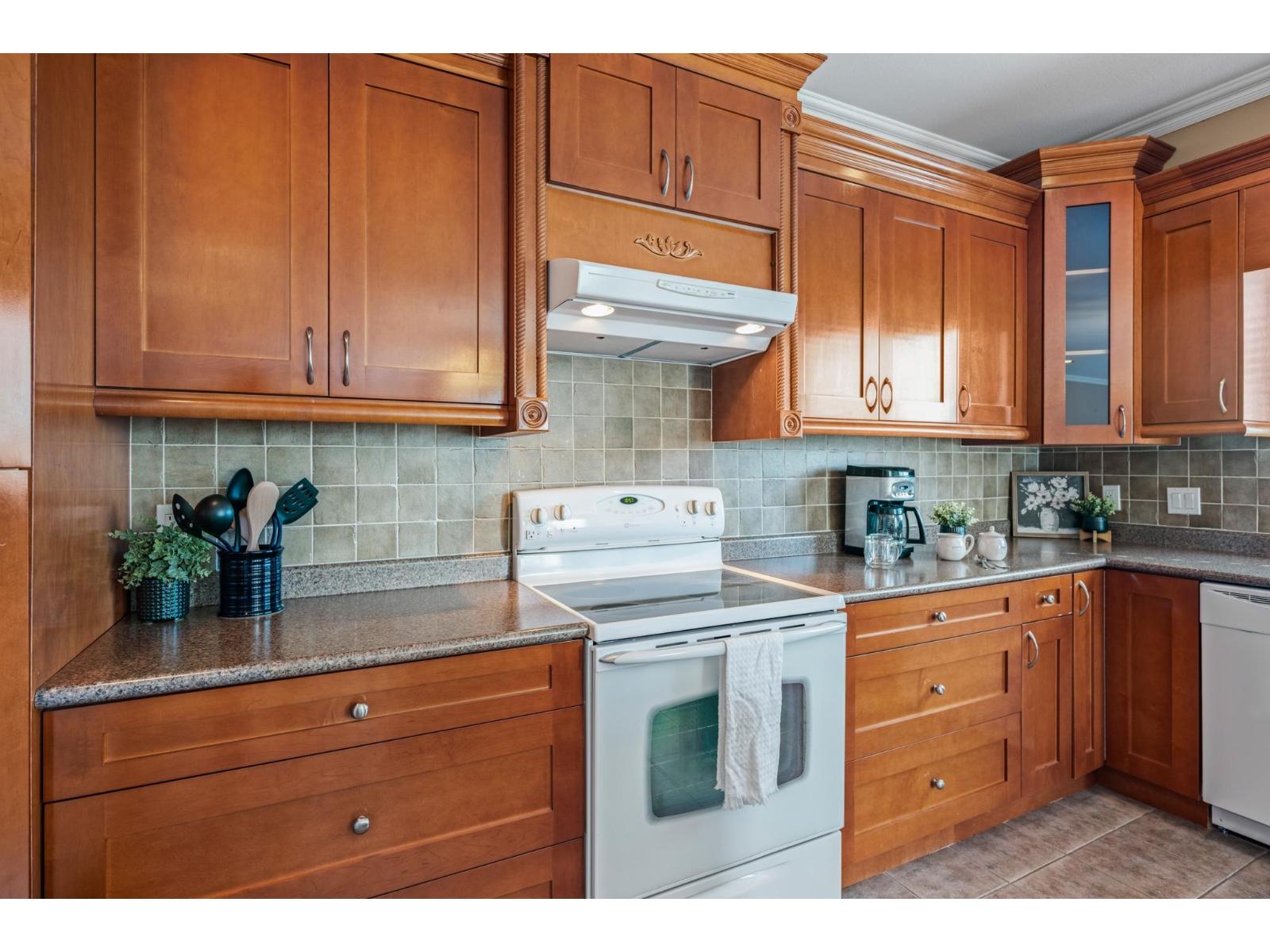 6926 150 Street Property Photo 11