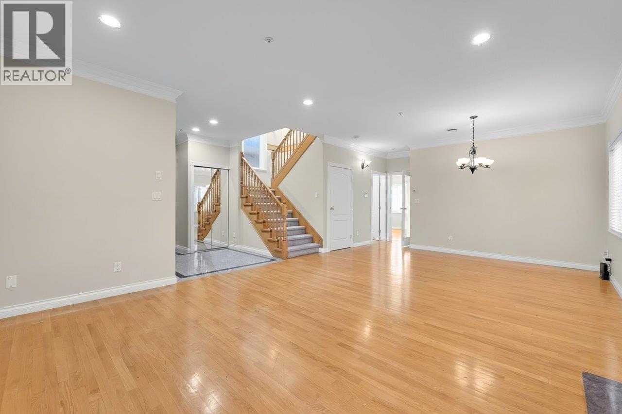 1956 W 42nd Avenue Property Photo 3