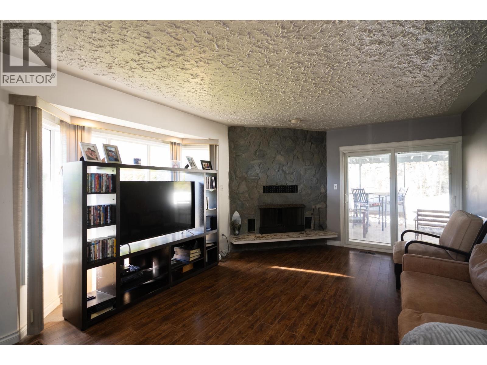 5590 Simon Fraser Avenue Property Photo 12