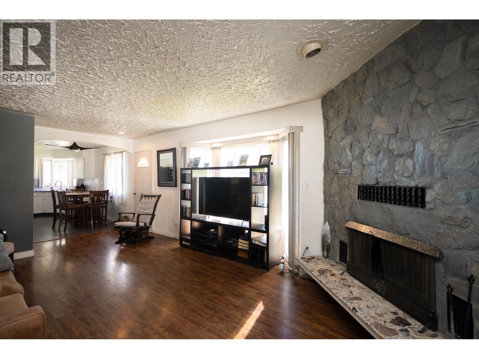 5590 Simon Fraser Avenue Property Photo 13