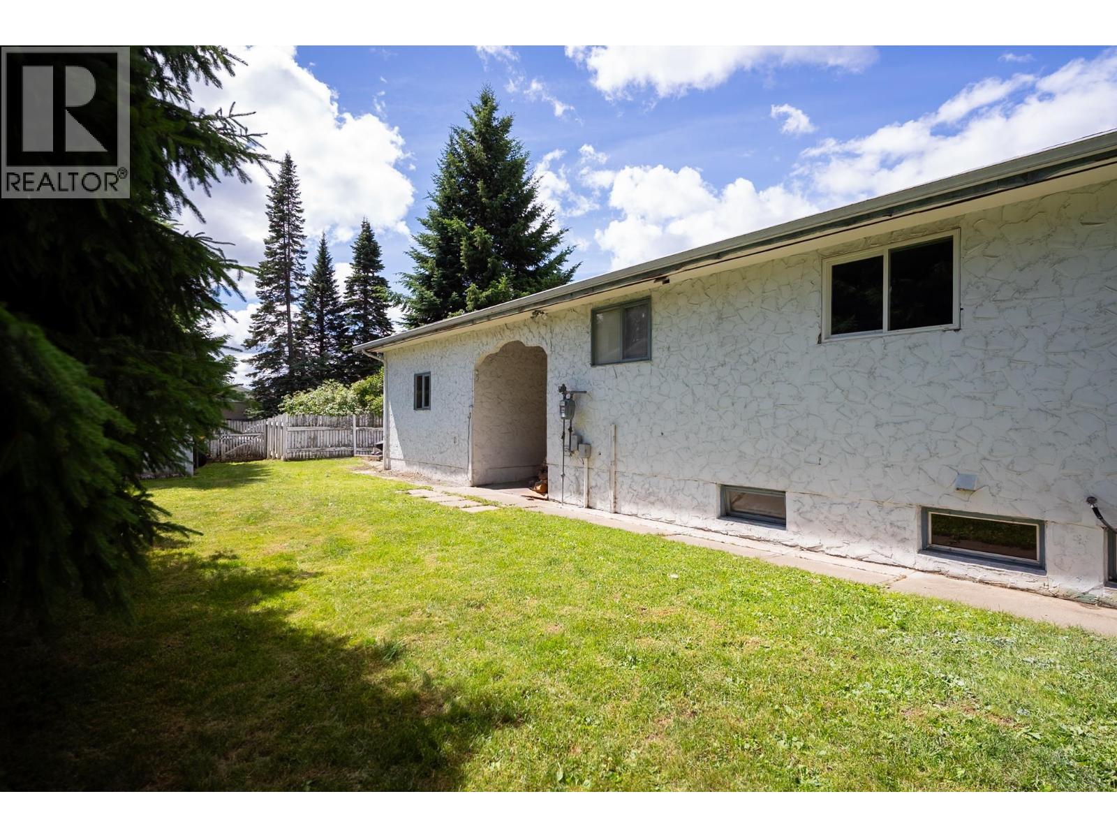 5590 Simon Fraser Avenue Property Photo 33