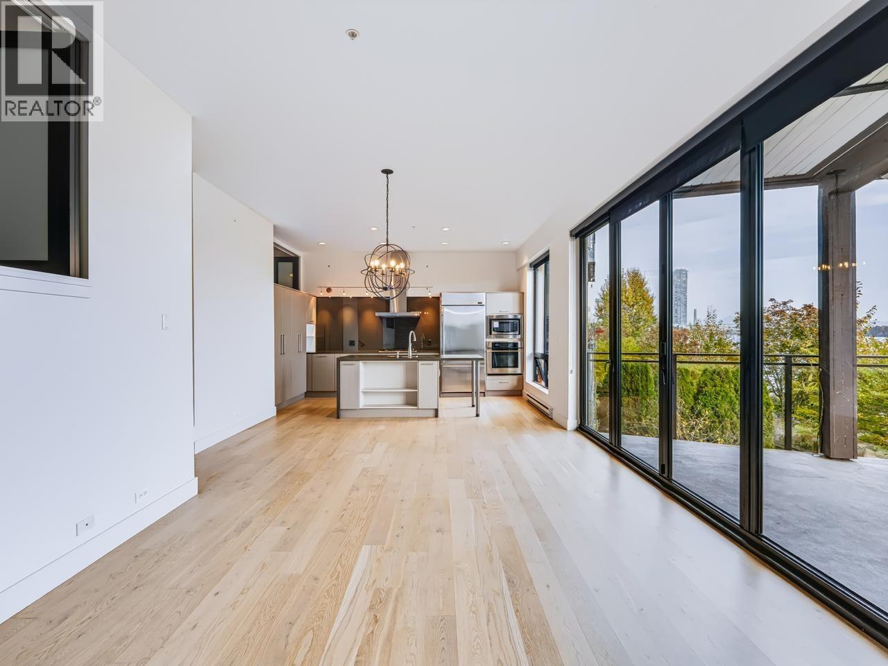 212 220 Salter Street Property Photo 5