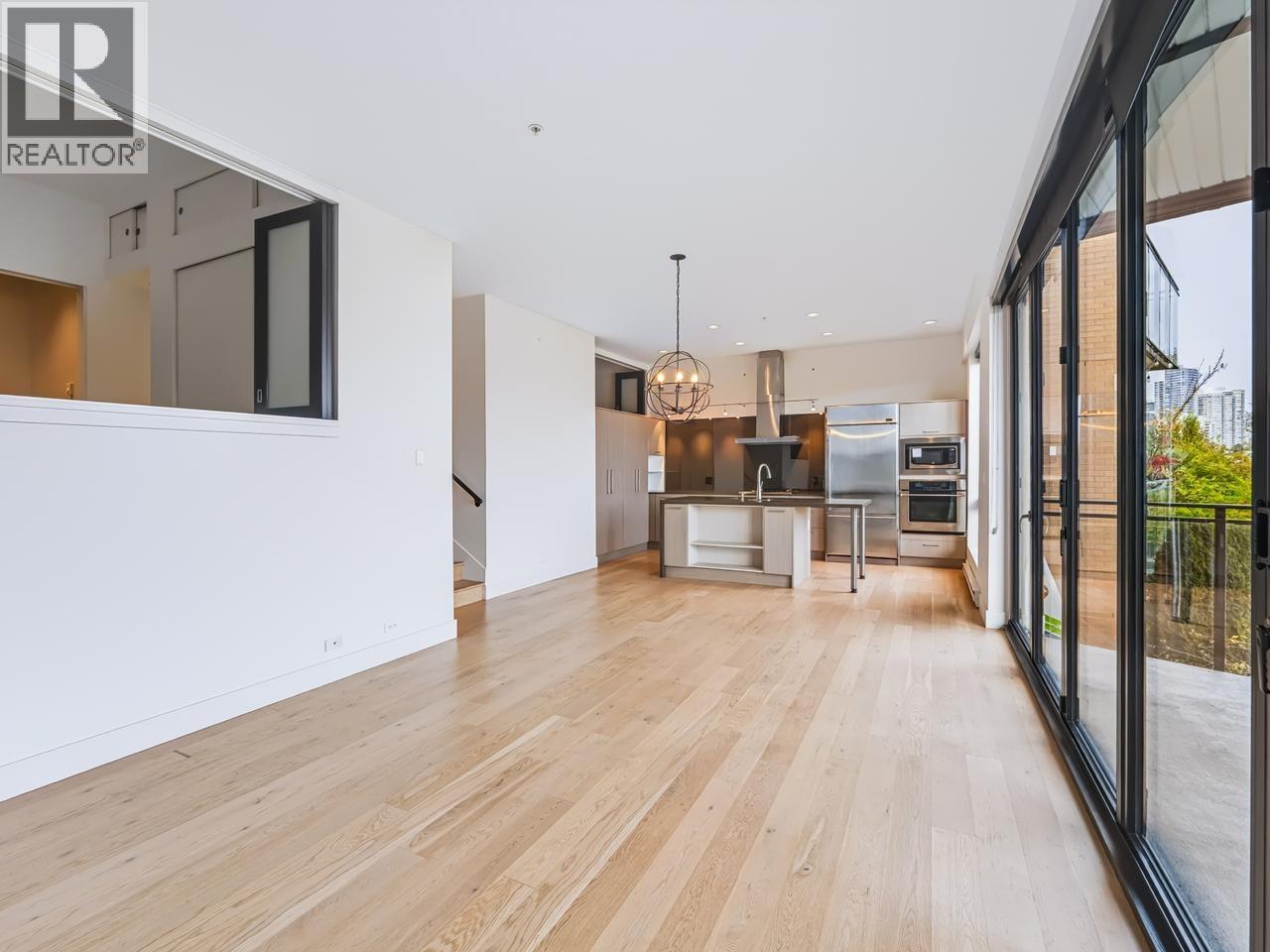 212 220 Salter Street Property Photo 6