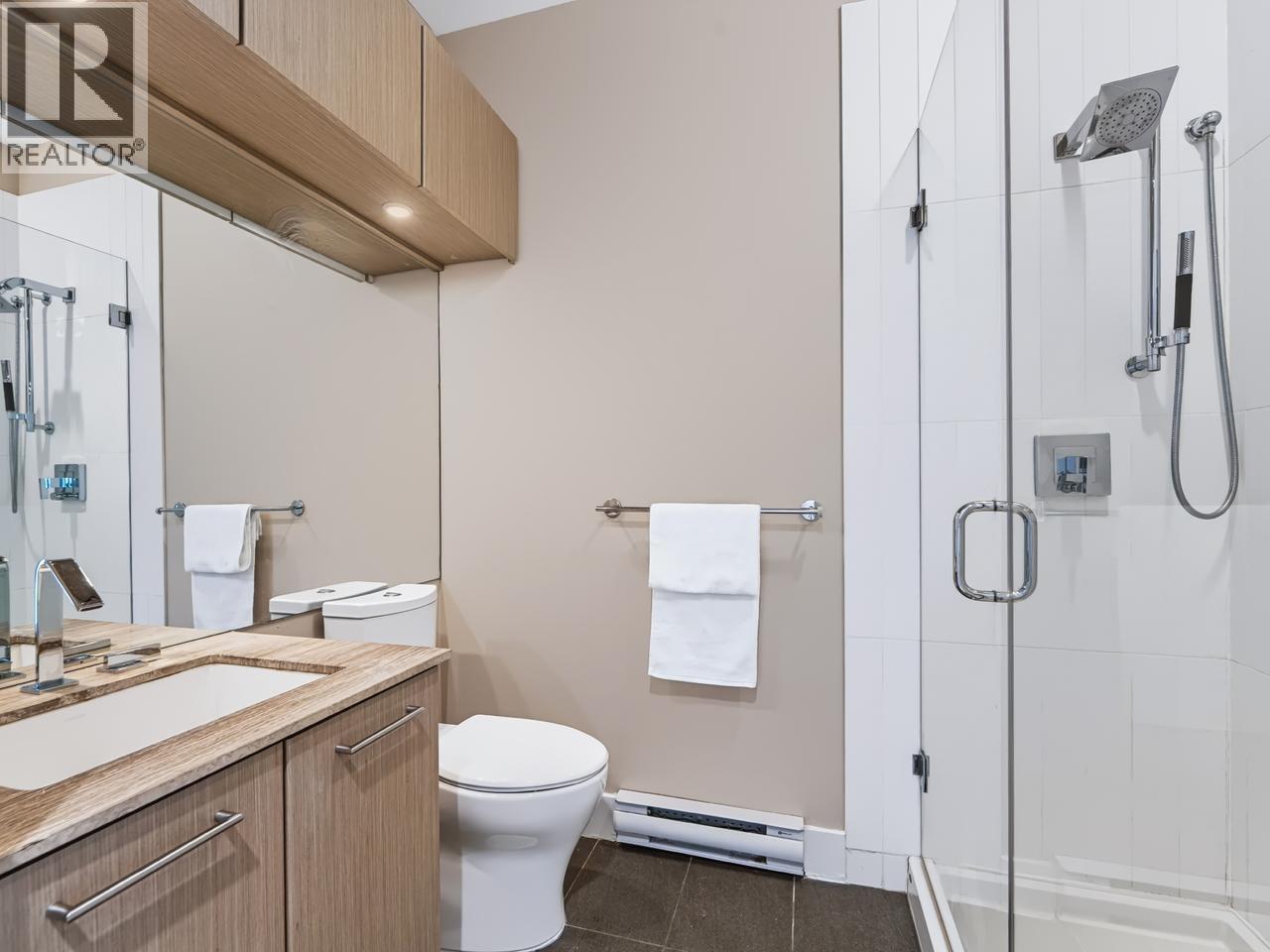 212 220 Salter Street Property Photo 23