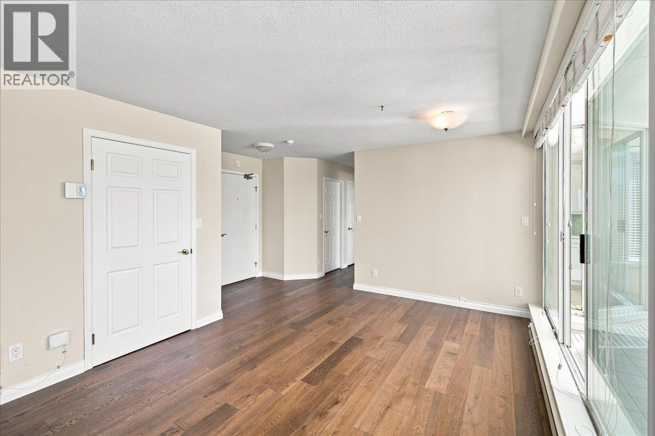901 5425 Yew Street Property Photo 10