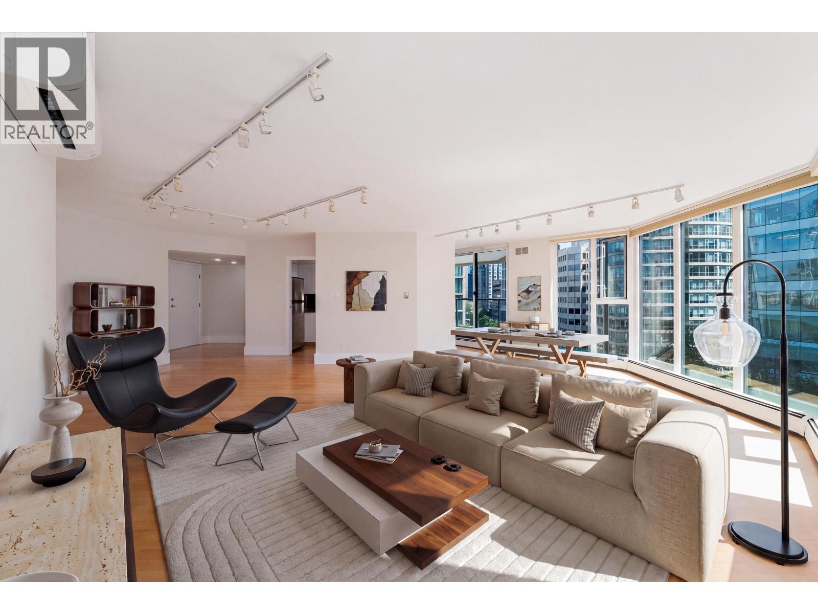905 1010 Burnaby Street Property Photo 3