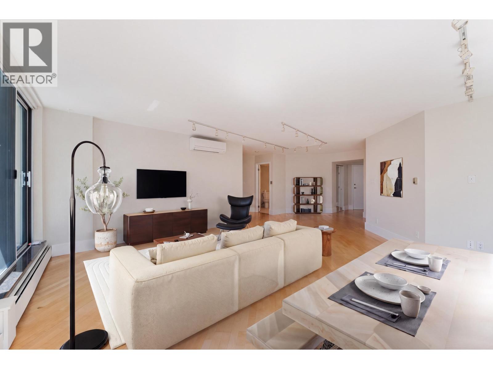 905 1010 Burnaby Street Property Photo 4