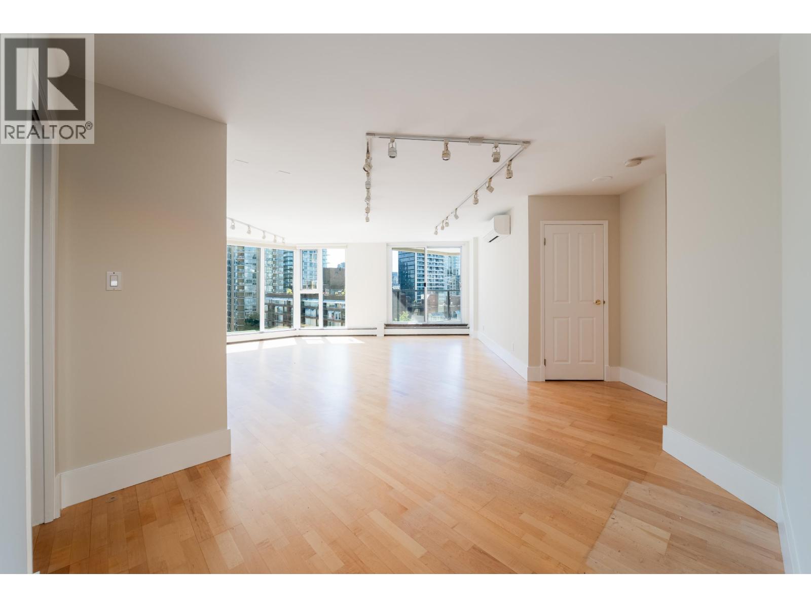 905 1010 Burnaby Street Property Photo 9