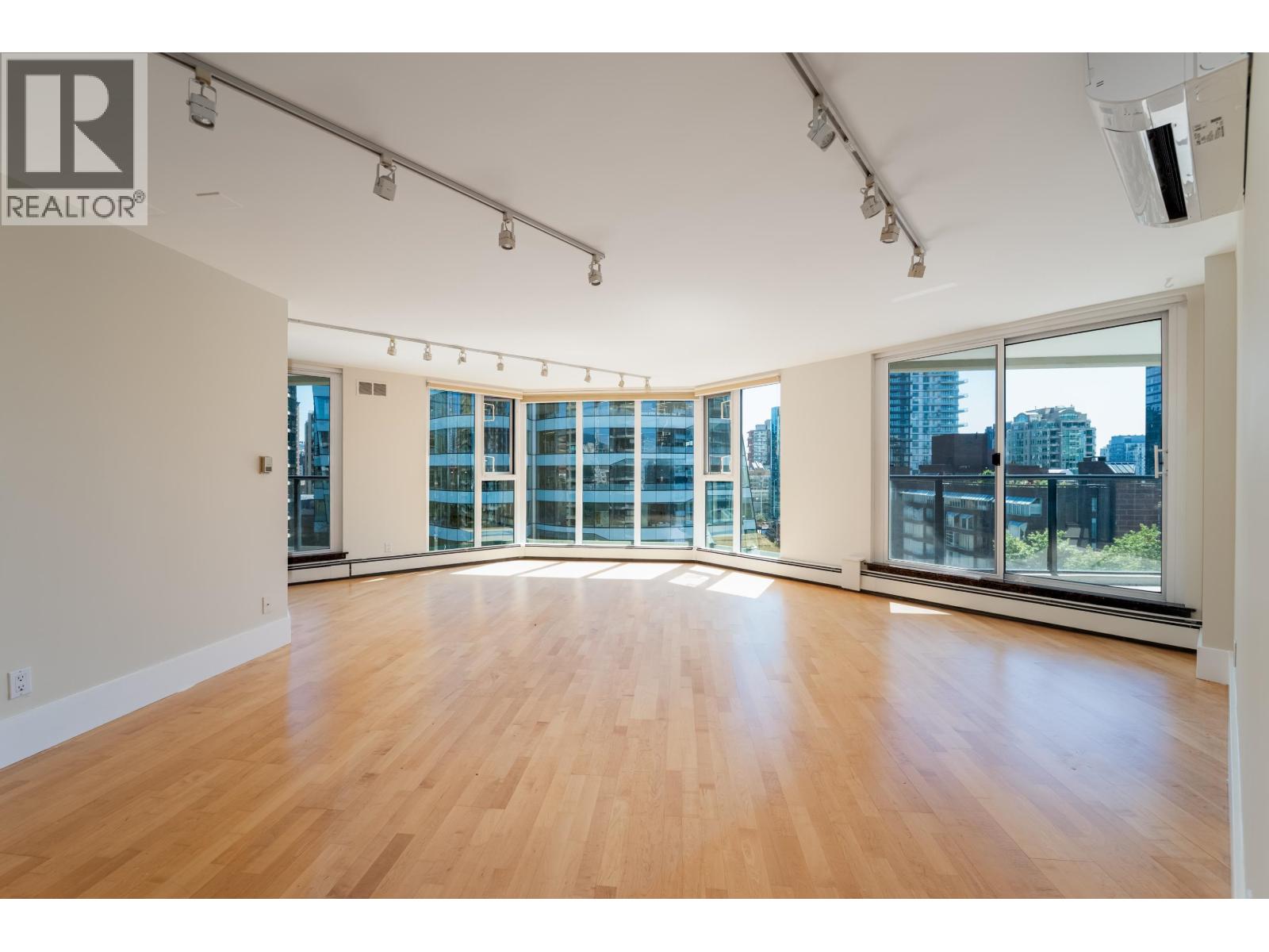 905 1010 Burnaby Street Property Photo 11