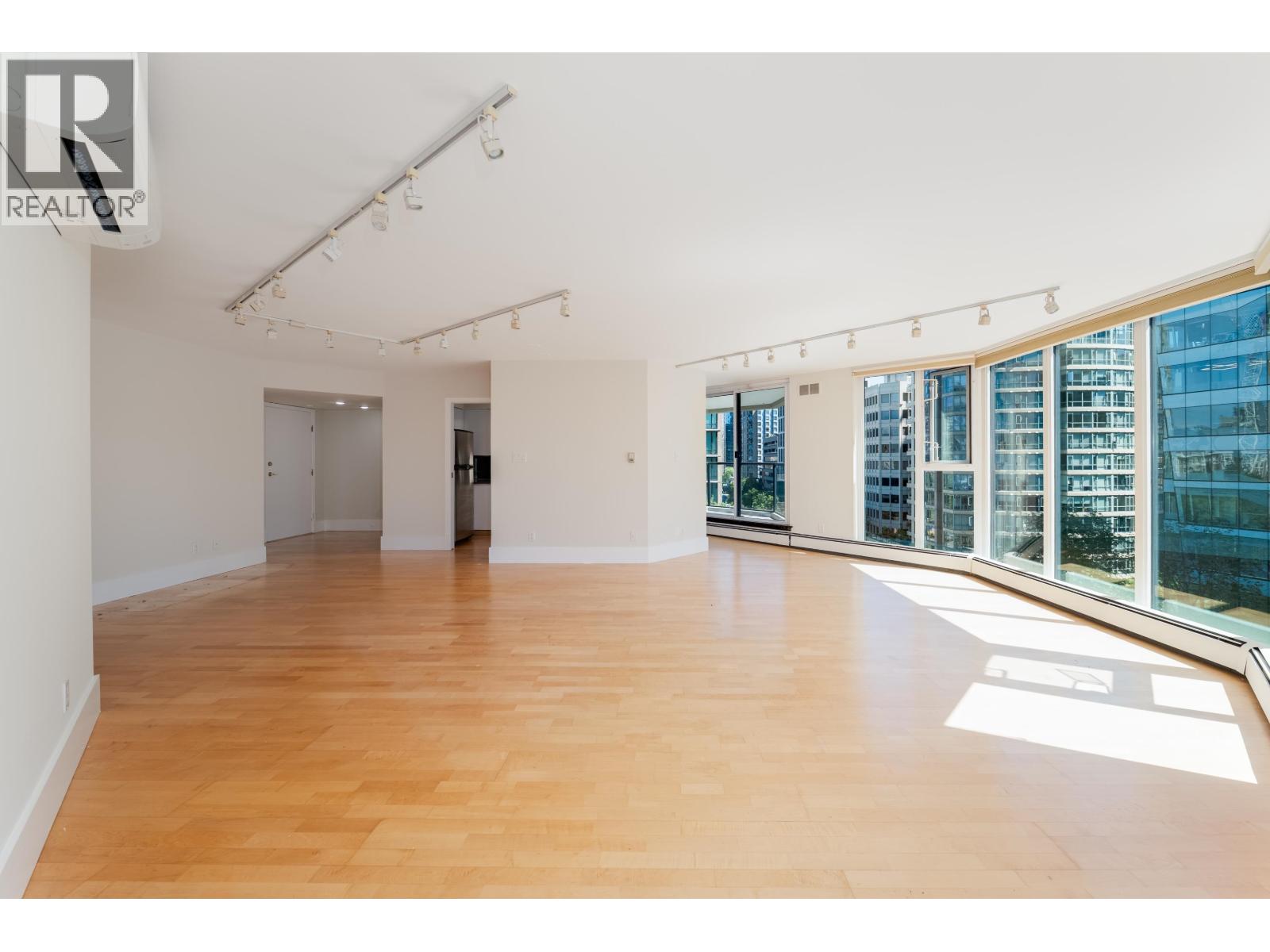 905 1010 Burnaby Street Property Photo 14