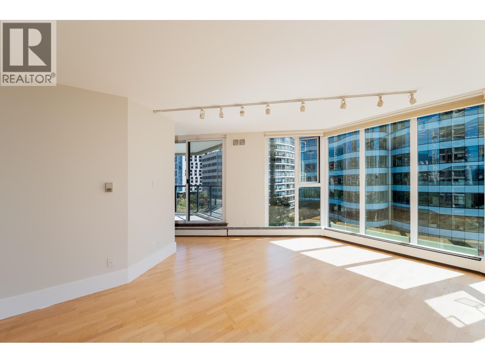 905 1010 Burnaby Street Property Photo 15
