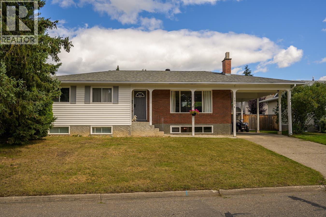192 Mcdermid Drive Property Photo 1