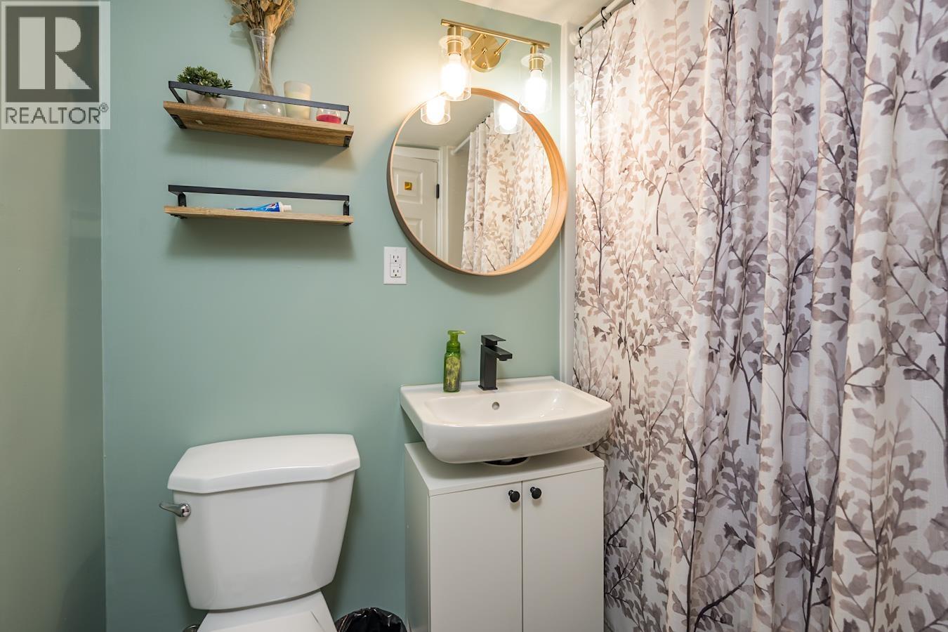 192 Mcdermid Drive Property Photo 12